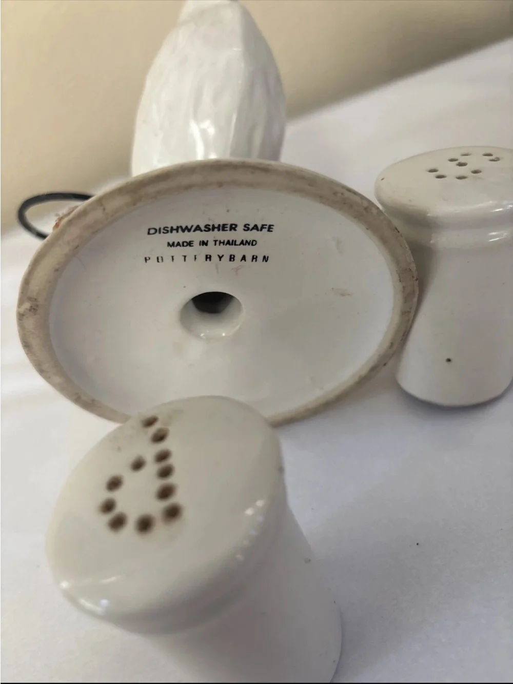 Vintage pottery, barn ceramic White Rooster Salt Pepper Shakers Set Farmhouse